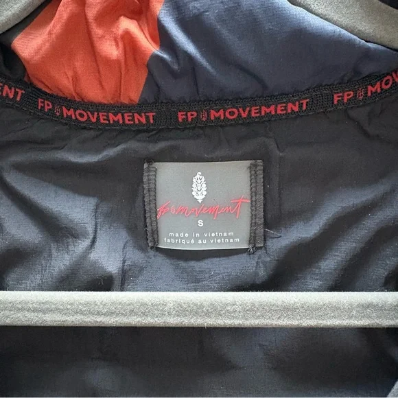 Free People Puffer Vest In a bubble Printed Vest Colorblock Print Size S NWT - Picture 15 of 17